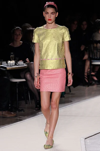 Look 2